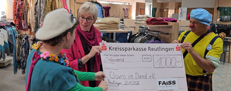 Spenden&uuml;bergabe vom Modehaus Faiss an Clowns im Dienst